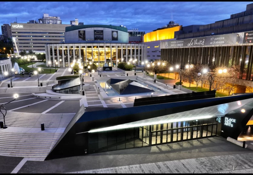 Place_des_Arts_.jpg Place_des_Arts_.jpg